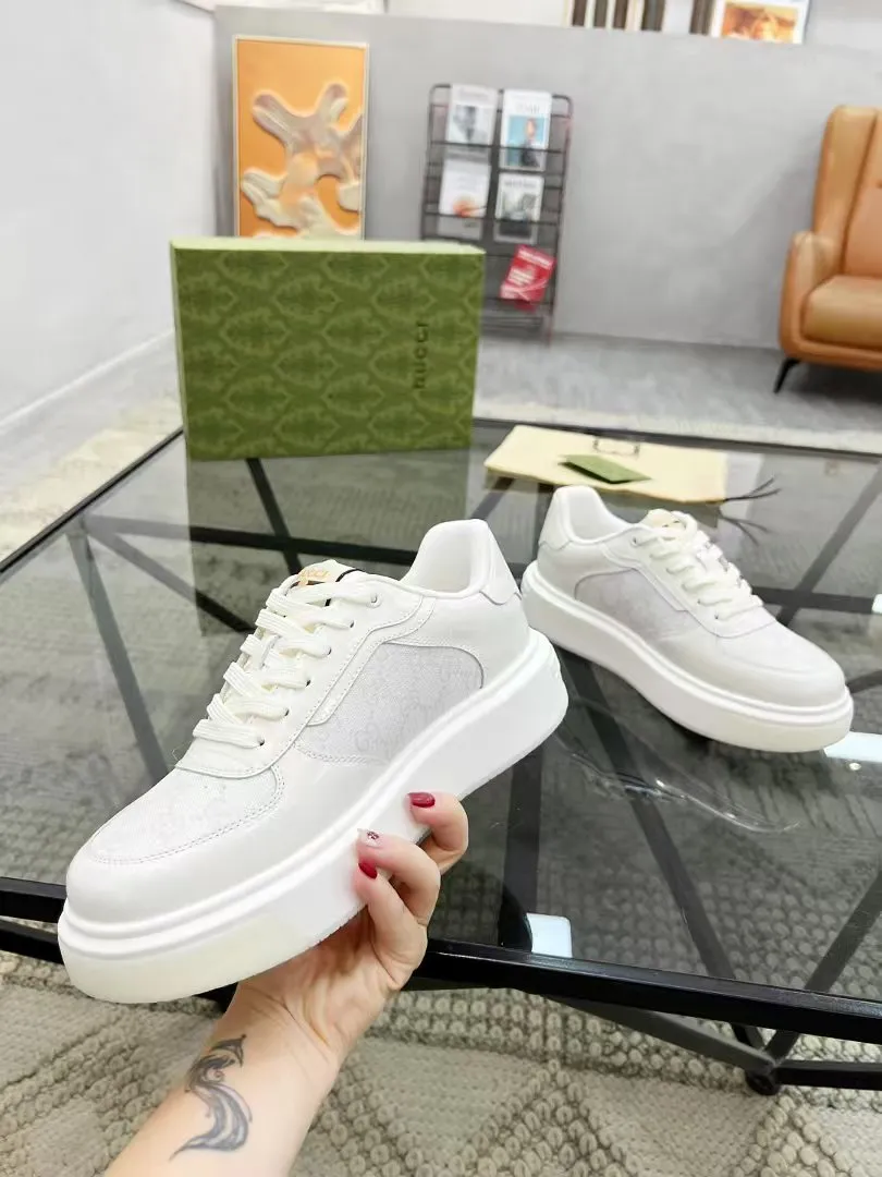 Factory price: 480💰New men's shoes GUCCI [Lightning] latest shoes shipped. Original quality, fashionable, made of special materials, sheepskin lining, brand new packaging. The foot feels super comfortable and the workmanship is impeccable. Size: 38-44, customized 45